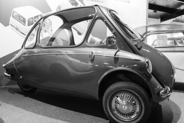 Sparkford. Somerset. Birleşik Krallık. 12 Ocak 2025. 1964 'ten kalma bir Trojan 200 kabin kruvazörü Somerset Haynes Motor Müzesi' nde sergileniyor.