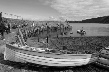 Clovelly. Devon. Birleşik Krallık. 28 Eylül 2024. Kuzey Devon sahilindeki Clovelly rıhtımının fotoğrafı.