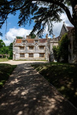 Athelhampton. Dorset. Birleşik Krallık. 2 Temmuz 2025. Dorset 'teki Athelhampton evinin fotoğrafı.