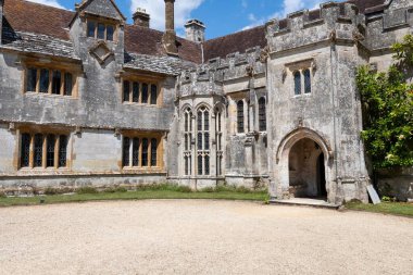 Athelhampton. Dorset. Birleşik Krallık. 2 Temmuz 2025. Dorset 'teki Athelhampton evinin fotoğrafı.