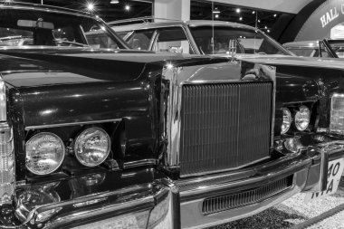 Sparkford. Somerset. Birleşik Krallık. 12 Ocak 2025. 1979 'dan Lincoln Continental Town arabası Somerset' teki Haynes Motor Müzesi 'nde sergileniyor.