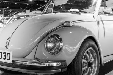 Sparkford. Somerset. Birleşik Krallık. 12 Ocak 2025. 1979 'dan kalma üstü açık Volkswagen Beetle, Somerset' teki Haynes Motor Müzesi 'nde sergileniyor.