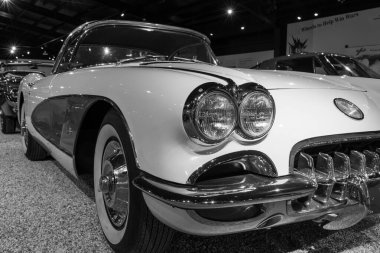 Sparkford. Somerset. Birleşik Krallık. 12 Ocak 2025. 1960 yılından bir Chevrolet Corvette Somerset Haynes Motor Müzesi 'nde sergileniyor.