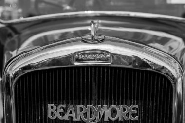 Dorchester. Dorset. Birleşik Krallık. Eylül 2025. 1935 'ten kalma nadir bir Beardmore taksisi Dorset County Show' da sergileniyor.