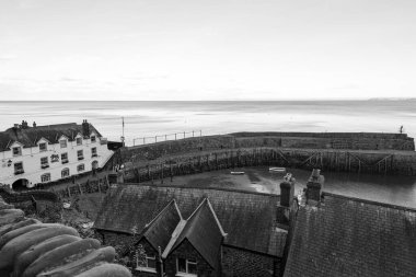 Clovelly. Devon. Birleşik Krallık. 19 Ocak 2024. Clovelly, Kuzey Devon sahilindeki rıhtımın fotoğrafı.