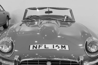 Sparkford. Somerset. Birleşik Krallık. 12 Ocak 2025. 1973 tarihli E serisi Jaguar, Somerset 'teki Haynes Motor Müzesi' nde sergilenmektedir.