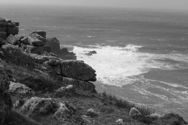 Cornwall 'daki Lands End' deki kayalıkların manzara fotoğrafı