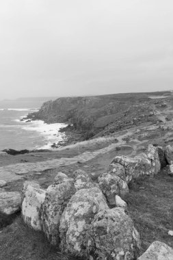 Cornwall 'daki Lands End' deki kayalıkların manzara fotoğrafı