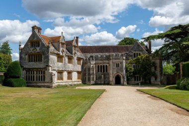 Athelhampton. Dorset. Birleşik Krallık. 2 Temmuz 2025. Dorset 'teki Athelhampton evinin fotoğrafı.