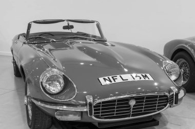 Sparkford. Somerset. Birleşik Krallık. 12 Ocak 2025. 1973 tarihli E serisi Jaguar, Somerset 'teki Haynes Motor Müzesi' nde sergilenmektedir.