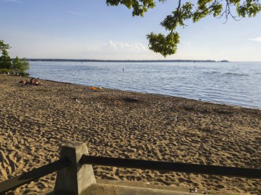 New York 'un kuzeyindeki Verona Sahili' nde Oneida Gölü 'nün Çardak Manzarası