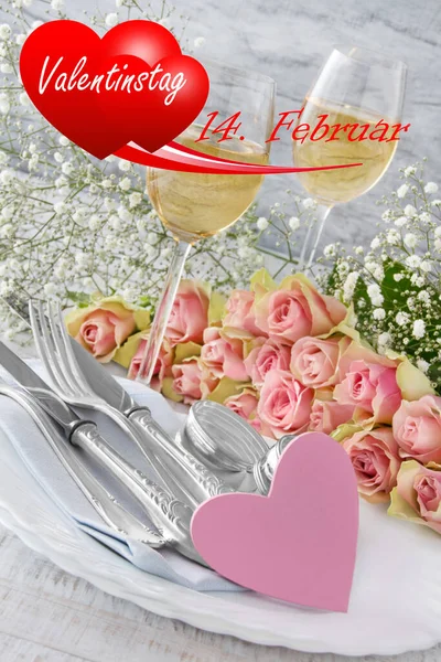 Valentinstag Rosen Und Dinner Tischdekoration Mit Herzen — Φωτογραφία Αρχείου