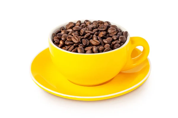 Taza Café Amarillo Con Granos Café Enteros Aislados Blanco — Foto de Stock