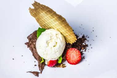 Çilekli dondurma.
