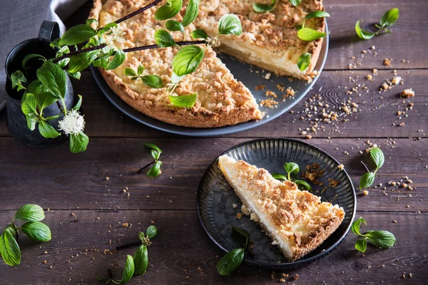 Beautiful Tasty Curd Pie Wooden Background Surrounded Greenery Spring Breakfast — Stock Photo, Image