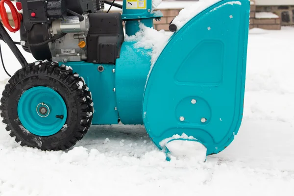 Człowiek z Snowblower — Zdjęcie stockowe