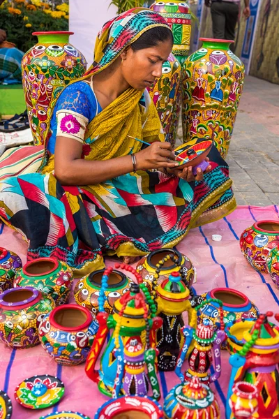 Artista creando bellos objetos de arte —  Fotos de Stock