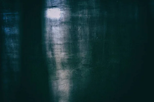 Φως Δέσμη Στο Παλιό Grunge Σκυροδέματος Τοίχο Φόντο Σκούρο Τόνο — Φωτογραφία Αρχείου