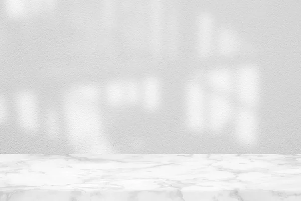 Мармуровий Стіл Білим Бетонним Фоном Стінки Світловим Променем Тінню Від — стокове фото