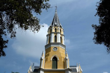 AYTTHAYA, THAILAND - Kasım 04, 2020: Wat Niwet Thammaprawat Gotik Tapınağı.