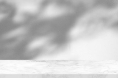 Beton Duvarda Ağaç Gölgesi Arkaplanda Beyaz Mermer Masa, Ürün Sunum Arkaplanı, Görünüm ve Moda İçin Uygun.