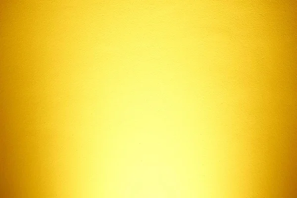福图纳金黄色调混凝土墙体聚光灯 — 图库照片