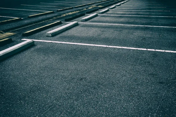 車の駐車場を閉鎖する背景 — ストック写真