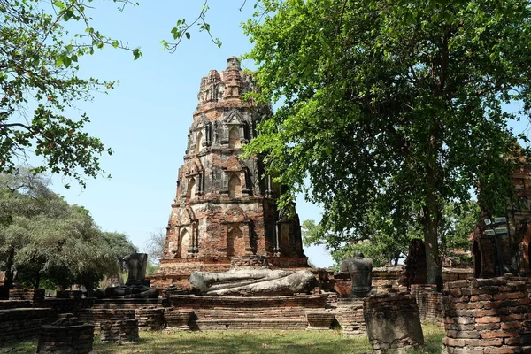 Stupa Trosky Starověkém Chrámu Wat Mahathat Kde Slavná Historická Památka — Stock fotografie