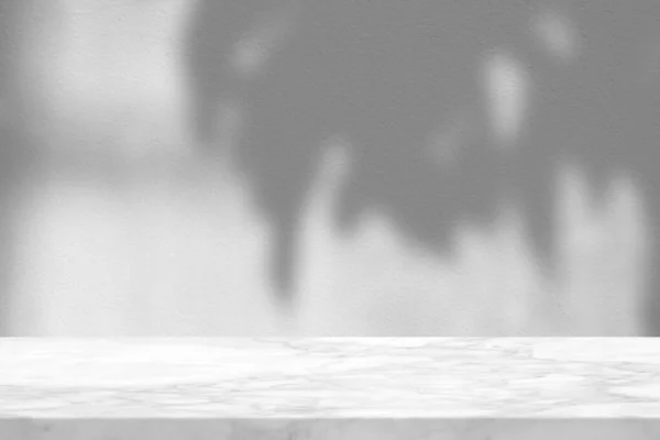 Білий Мармуровий Стіл Листям Тіні Фоні Текстури Бетонної Стіни Підходить — стокове фото
