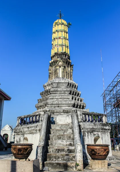 Phra Prang op Wat Nang Chee Chotikaram Bangkok Thailand. — Stockfoto