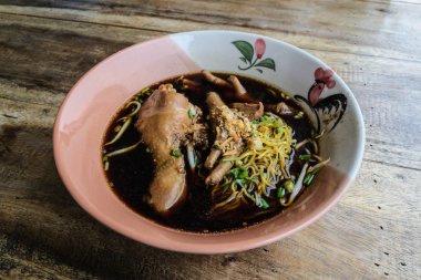 Tay tavuk çorbası.