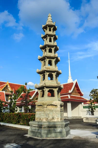 Chiński kamień pagody w Wat Nang Bangkok Tajlandia. — Zdjęcie stockowe