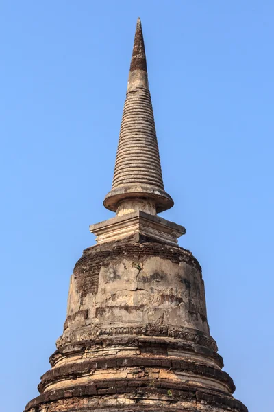 Słoń figury wokół starożytnych pagoda w Wat Changrom, Sukhothai, Thailand — Zdjęcie stockowe