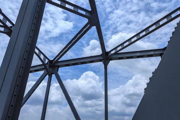 Gros plan sur le pont en acier . — Photo