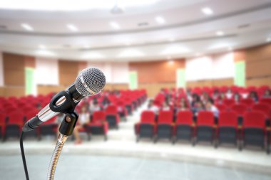 Mikrofon boş oditoryum
