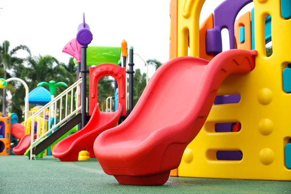 Colorido parque infantil para niños — Foto de Stock