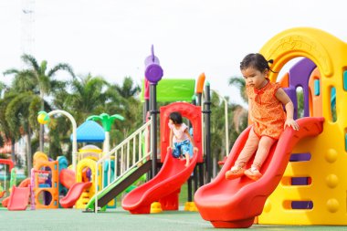 çocuklar için renkli Bahçesi