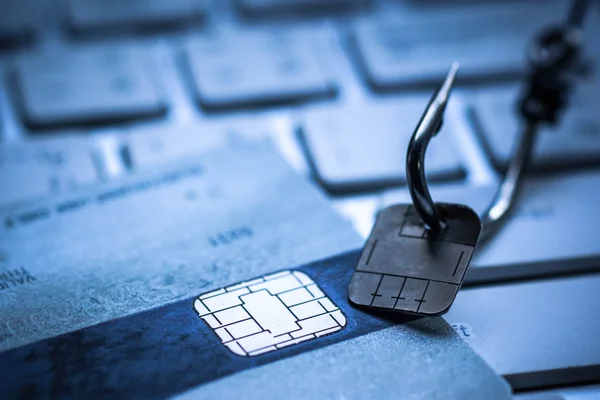 Ataque a chip de dados de cartão de crédito — Fotografia de Stock