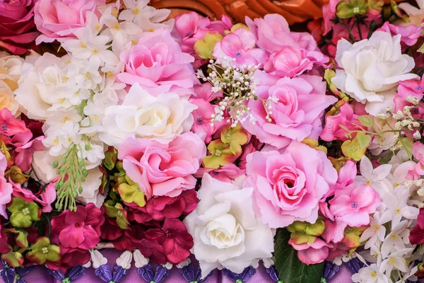 Bröllop dekoration av färska blommor — Stockfoto