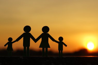 kağıt kesiği ailesinin