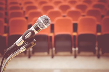 mikrofon oditoryum
