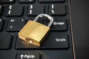 Güvenlik kilidi siyah klavye