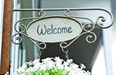 Metal hoş geldiniz işareti