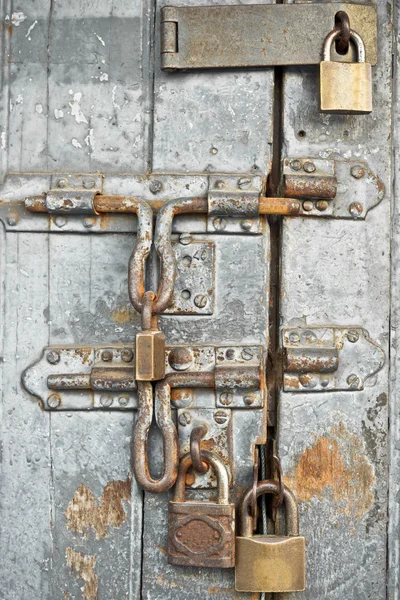 Vecchia porta in legno — Foto Stock