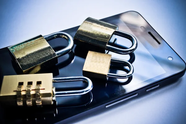 Smartphone data theft concept — Stock Photo, Image