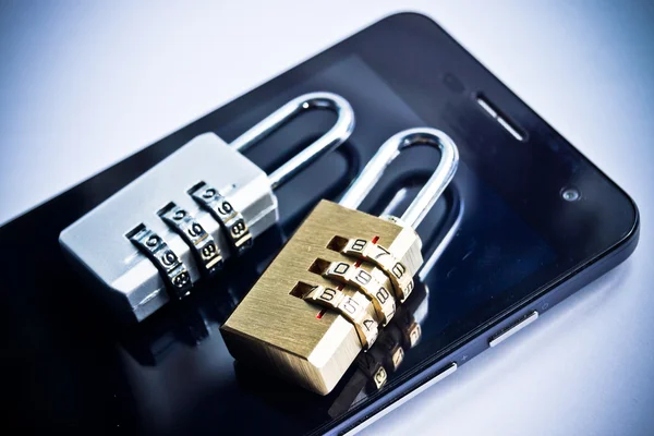 Smartphone data theft concept — Stock Photo, Image