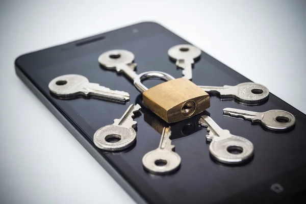 Mobile phone security breach — Stock Photo, Image