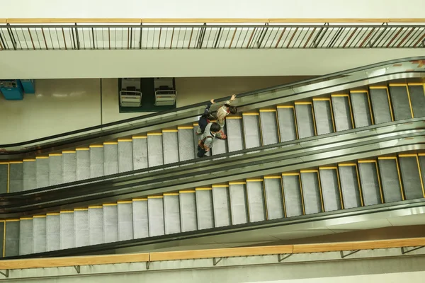 Centro comercial moderno . — Foto de Stock