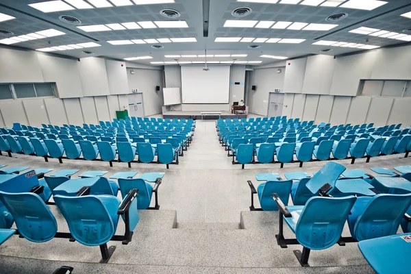 Empty large lecture room — Stock Photo, Image