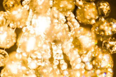 bir avize dan altın bokeh